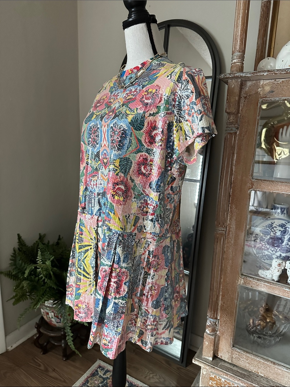 QUEEN OF SPARKLES // Floral Sequin Tee Dress - Picture 4 of 6